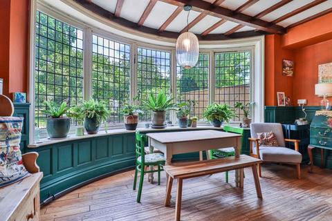 undefined, Newton House