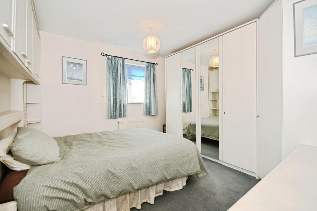 BEDROOM 1.jpg