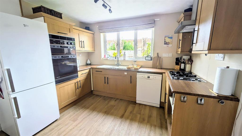 Kitchen3.jpg