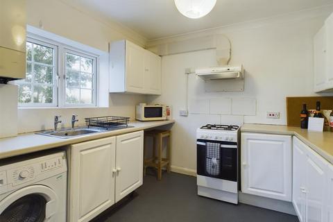 4 bedroom apartment to rent, Dartmouth Crescent, Brighton