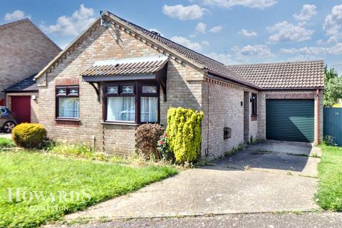 3 bedroom bungalow for sale, Foxglove Drive, Bradwell