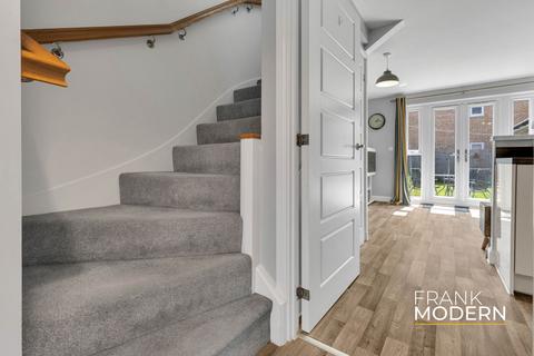 17 Chester Close, Bourne, PE10 0YX