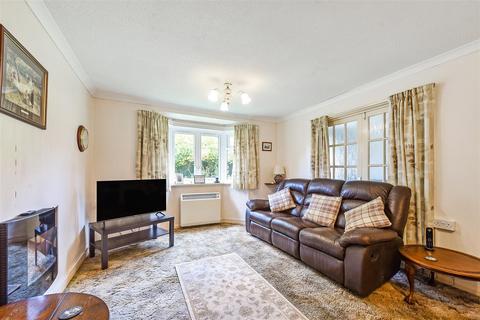 2 bedroom ground floor flat for sale, Coldharbour Court, Andover