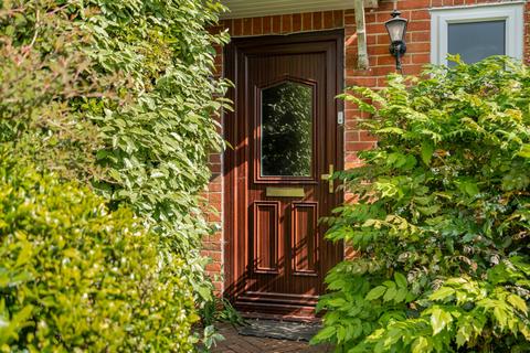4 bedroom detached house for sale, Kings Road, Alton, Hampshire