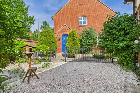 3 bedroom end of terrace house to rent, Monterey Road, Walton Cardiff, Tewkesbury, Gloucestershire, GL20
