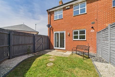 3 bedroom end of terrace house to rent, Monterey Road, Walton Cardiff, Tewkesbury, Gloucestershire, GL20