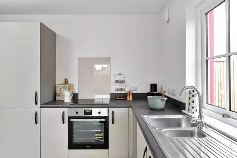 2 bedroom detached house for sale