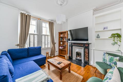 2 bedroom flat to rent, Broughton Street, Diamond Conservation Area, London, SW8