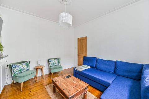 2 bedroom flat to rent, Broughton Street, Diamond Conservation Area, London, SW8