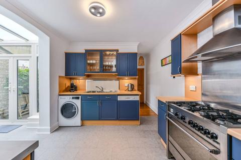 2 bedroom flat to rent, Broughton Street, Diamond Conservation Area, London, SW8