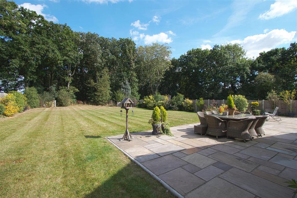 GARDEN2.jpg