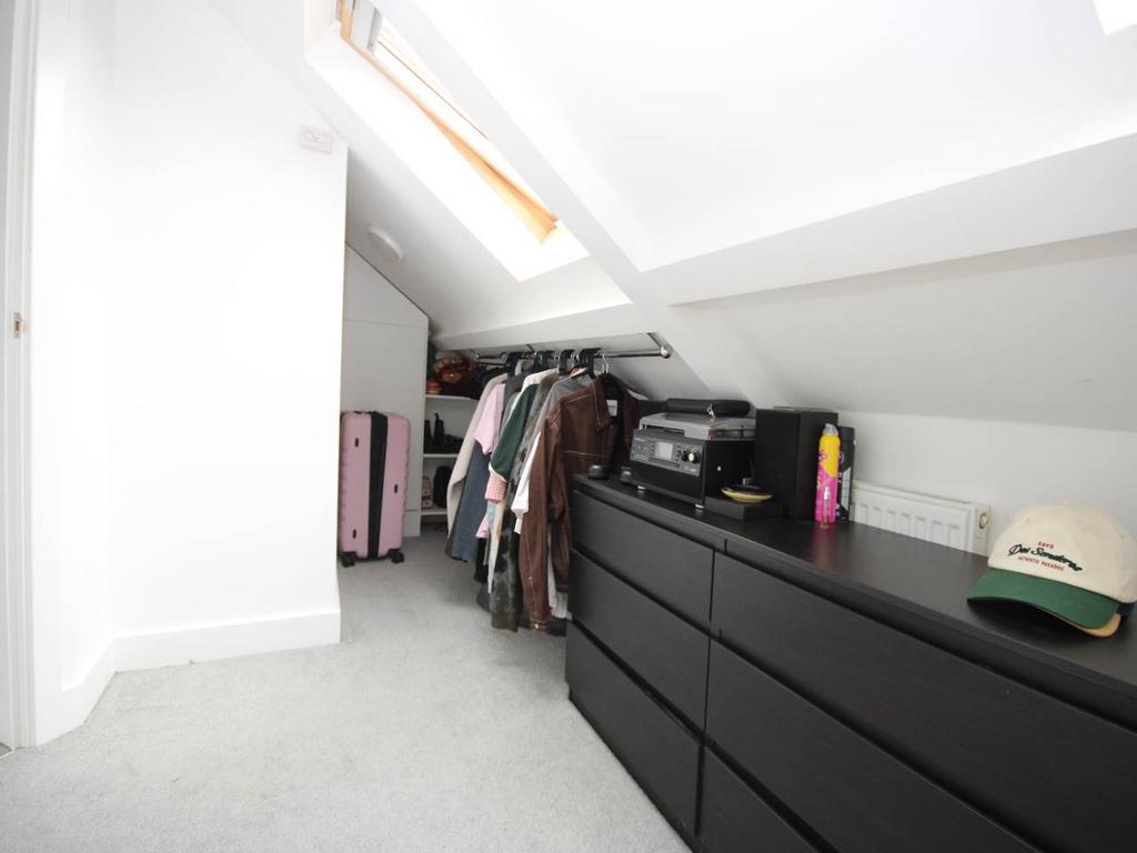 Bedroom 1 (2)