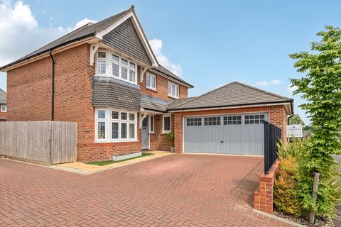 4 bedroom detached house for sale, Hop Fields, Alton, East Hampshire, GU34