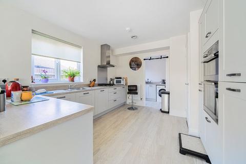 4 bedroom detached house for sale, Hop Fields, Alton, East Hampshire, GU34