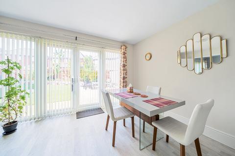 4 bedroom detached house for sale, Hop Fields, Alton, East Hampshire, GU34