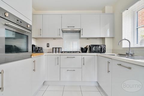 3 bedroom detached house for sale, Juniper Close, Wrecclesham, Farnham, Surrey, GU10