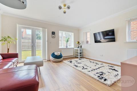 3 bedroom detached house for sale, Juniper Close, Wrecclesham, Farnham, Surrey, GU10
