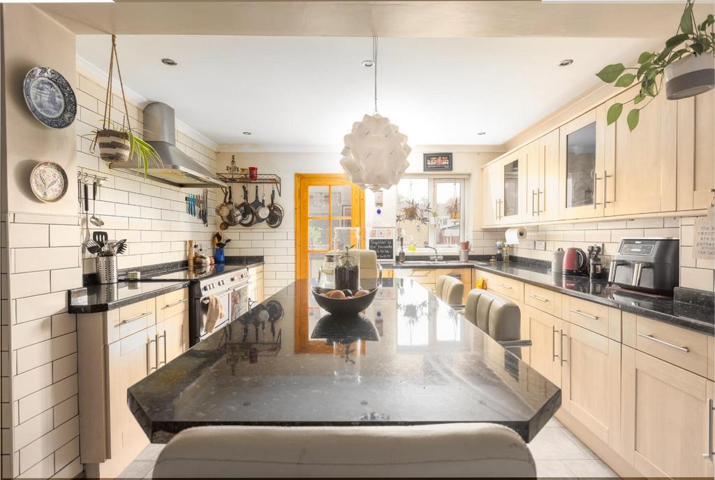 29 Morley Avenue-18.jpg