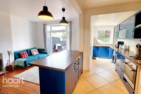 4 bedroom semi-detached house for sale, Avon Road, Leicester
