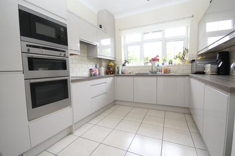 2 bedroom apartment for sale, Sandbourne Road, ALUM CHINE, BH4