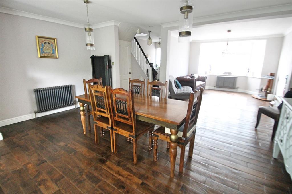 Dining Room: