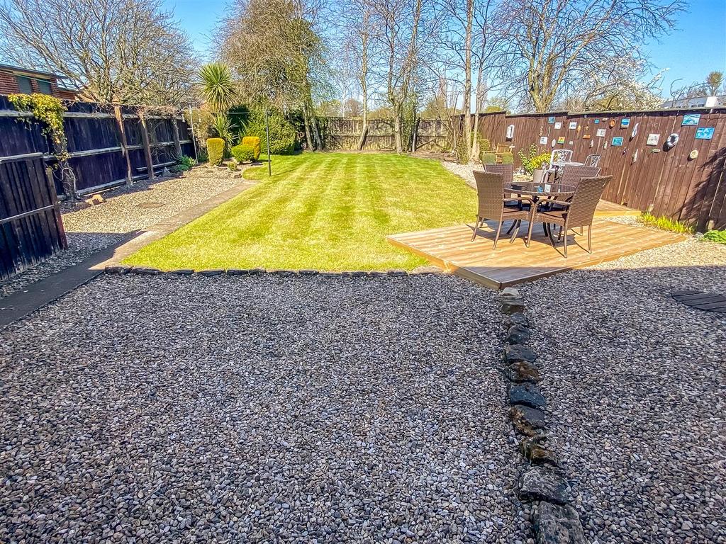 Rear Garden (2).jpg