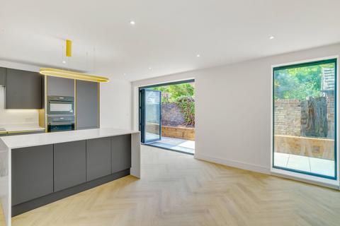 3 bedroom detached house for sale, Lodge Road, Wallington SM6