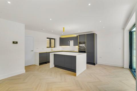 3 bedroom detached house for sale, Lodge Road, Wallington SM6