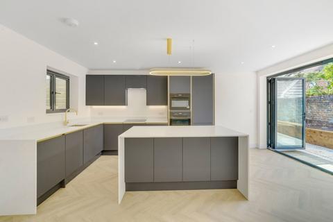 3 bedroom detached house for sale, Lodge Road, Wallington SM6