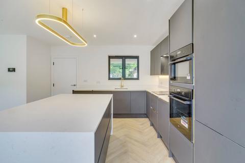 3 bedroom detached house for sale, Lodge Road, Wallington SM6