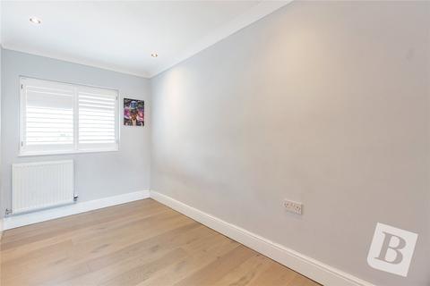 35 Knights Way, Brentwood, CM13 2BA