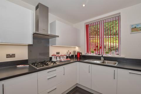 Ashfield Close, Holborough Lakes, Kent