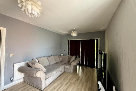 2 bedroom apartment for sale, Stretford Road, Urmston, Manchester