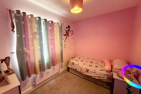 2 bedroom apartment for sale, Stretford Road, Urmston, Manchester