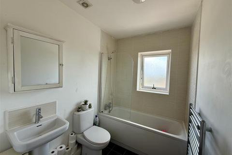 2 bedroom apartment for sale, Stretford Road, Urmston, Manchester