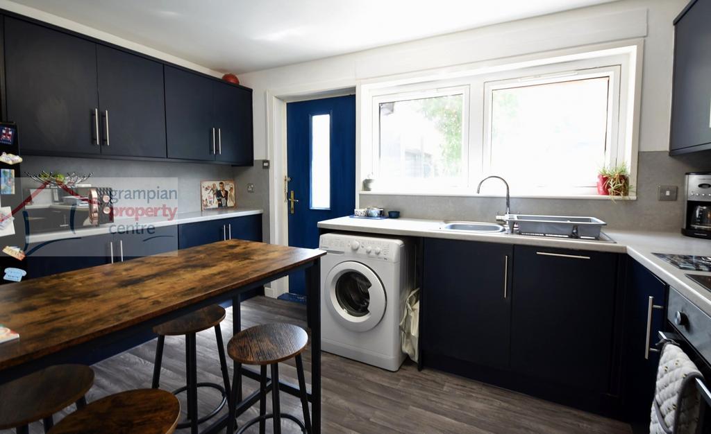 Kitchen 2.JPG