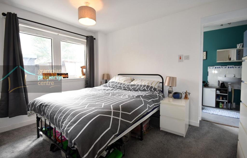 Bed 1.JPG