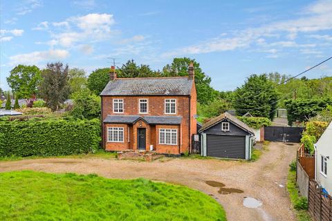 Hatch Road, Pilgrims Hatch, CM15