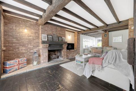 4 bedroom detached house for sale, Hatch Road, Pilgrims Hatch, CM15
