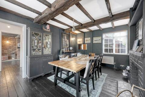 4 bedroom detached house for sale, Hatch Road, Pilgrims Hatch, CM15