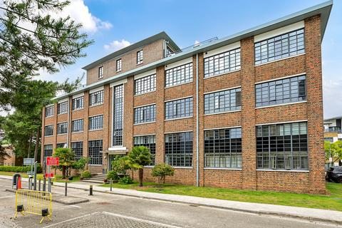 O'Gorman Avenue, Farnborough, GU14