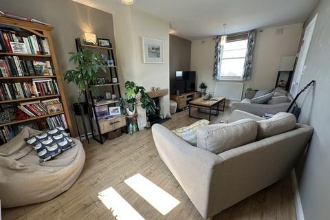 4 Canalside, Brecon, LD3 7FD