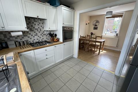 4 Canalside, Brecon, LD3 7FD