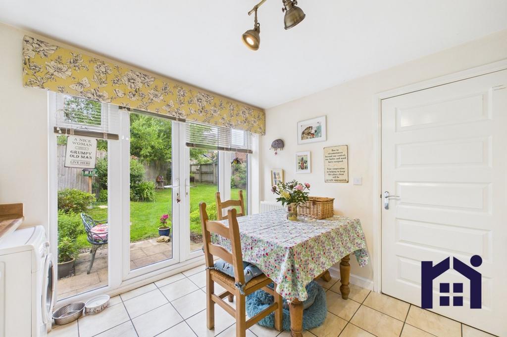 Dining kitchen