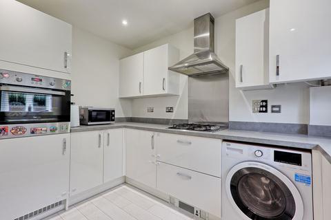 6 Maverick Drive, South Ockendon, RM15 5FY