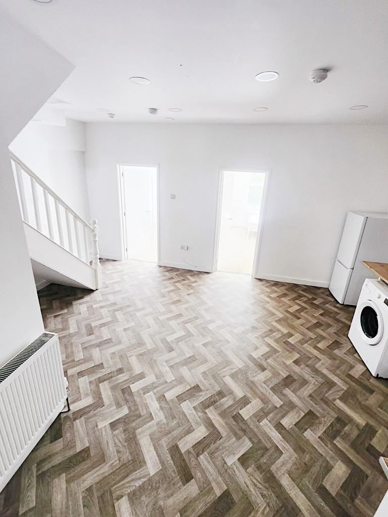 Bright, newly renovated open-plan living area w...