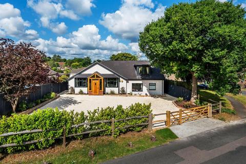 EASTWICK ROAD, GREAT BOOKHAM, KT23