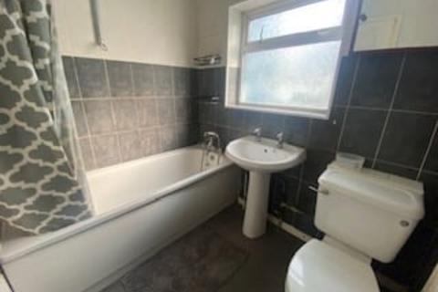 3 bedroom terraced house to rent, Coronation Road, Chatham ME5