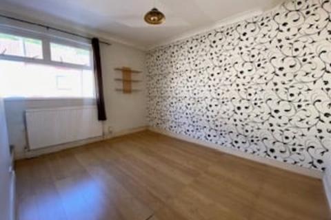 3 bedroom terraced house to rent, Coronation Road, Chatham ME5