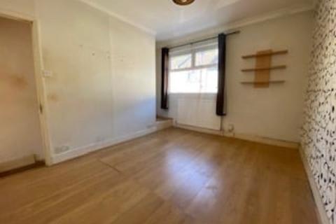 3 bedroom terraced house to rent, Coronation Road, Chatham ME5